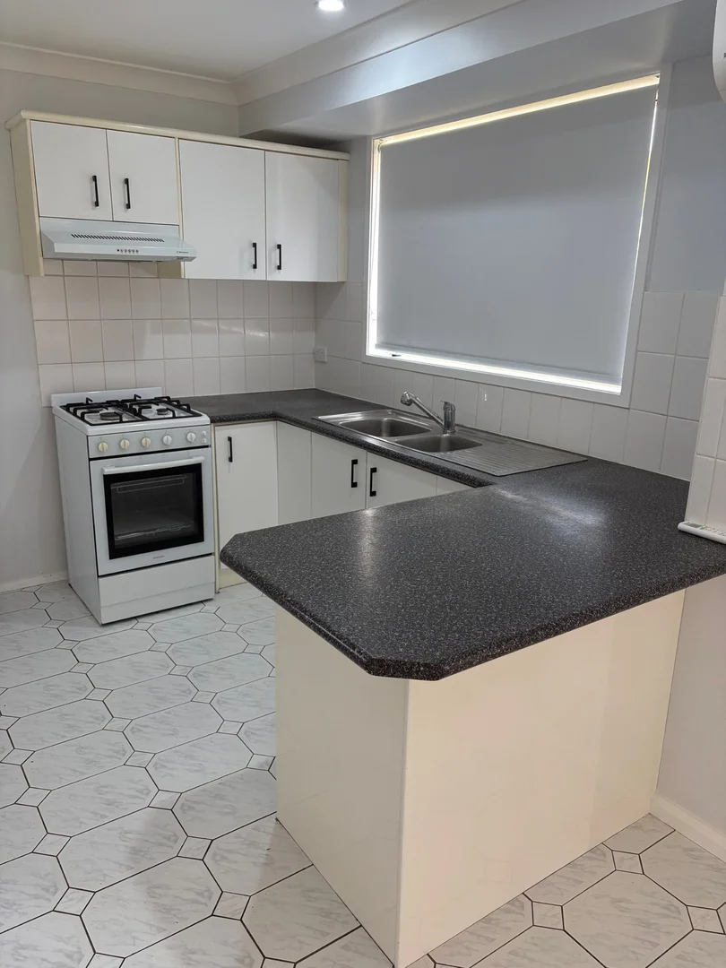14 Larbert Place, Prestons NSW 2170 photo 2