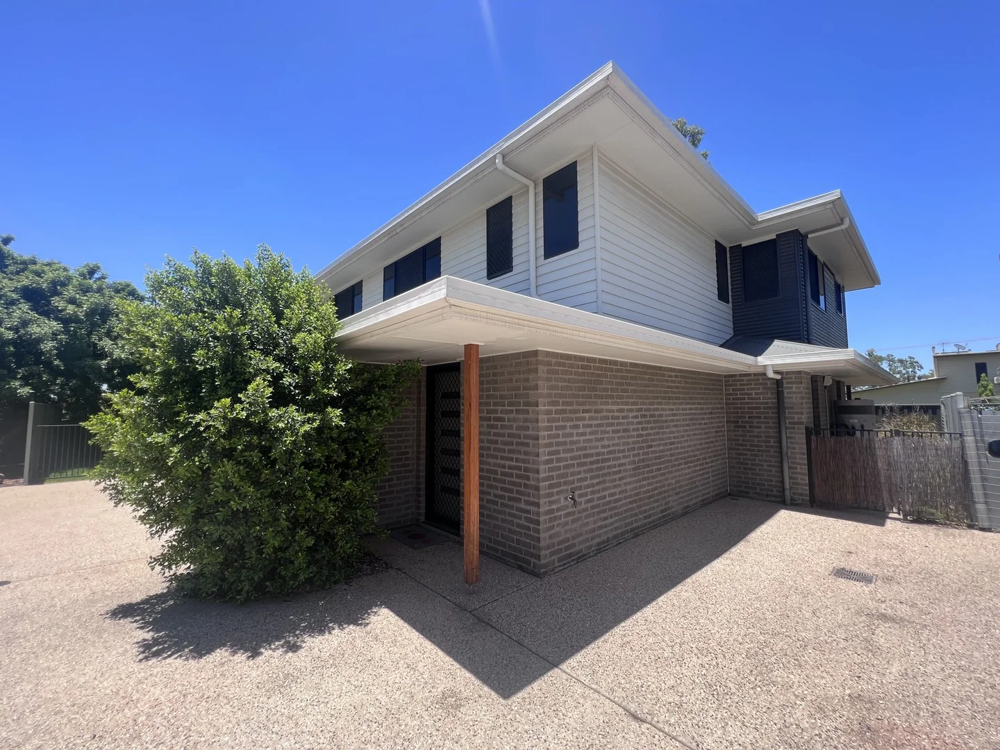 4/11 Bennett Court, Moranbah QLD 4744