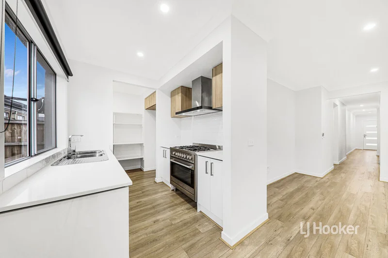 Additional image 4 of 18 Milos Court, Fraser Rise VIC 3336