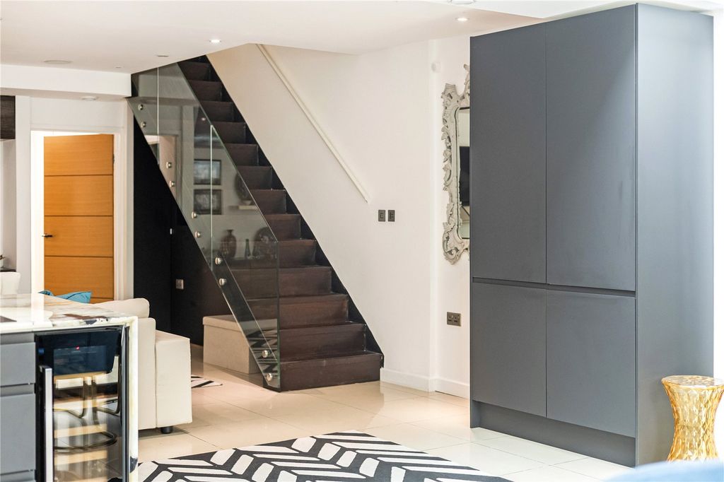 Additional image 13 of 4 bed detached house to rentOxford Walk, Cheltenham, Gloucestershire GL52
