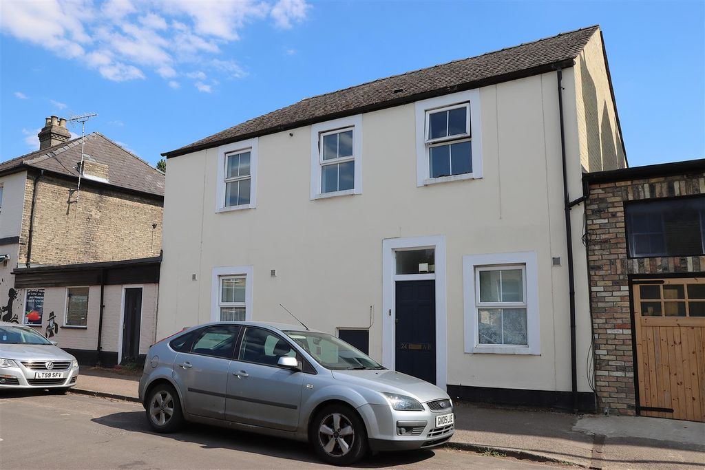 4 bed flat to rentSleaford Street, Cambridge CB1