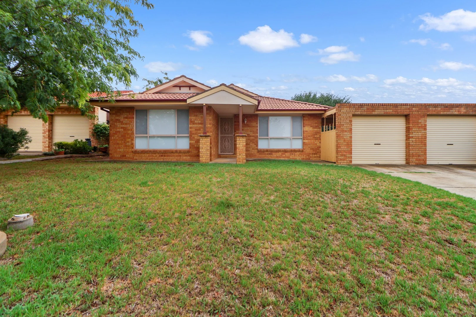 3 Tikki Place, Glenfield Park NSW 2650