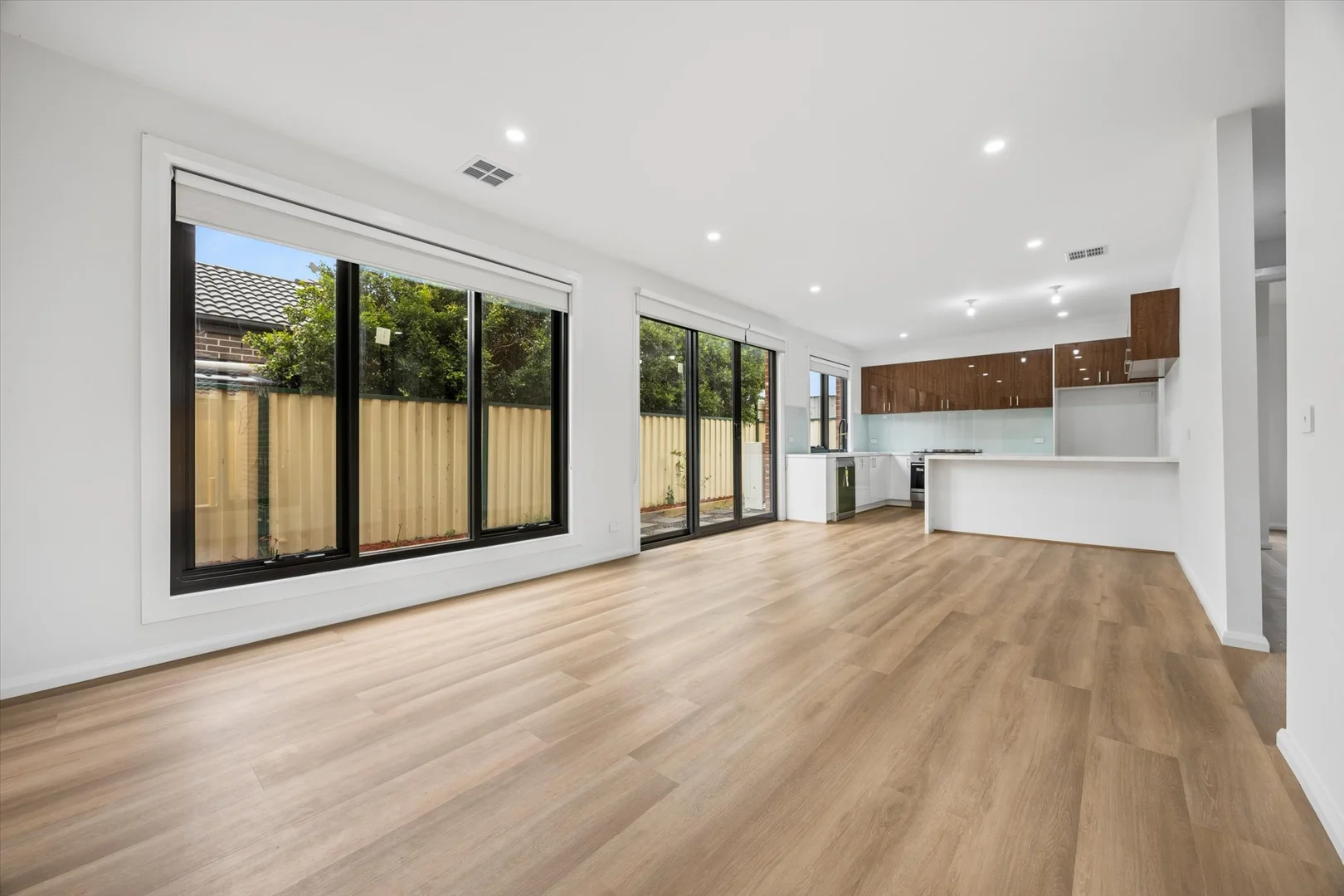 Additional image 2 of 2/2 Piedmont Close, Endeavour Hills VIC 3802