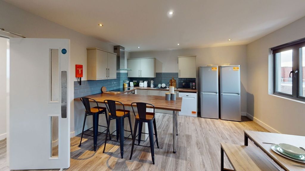 8 bed shared accommodation to rentTerrace Street, Nottingham, Nottinghamshire NG7 photo 3