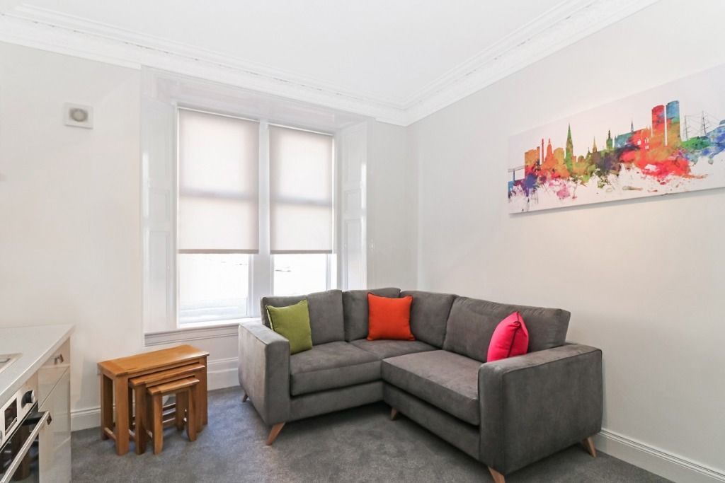 2 bed flat to rentArthurstone Terrace, Stobswell, Dundee DD4