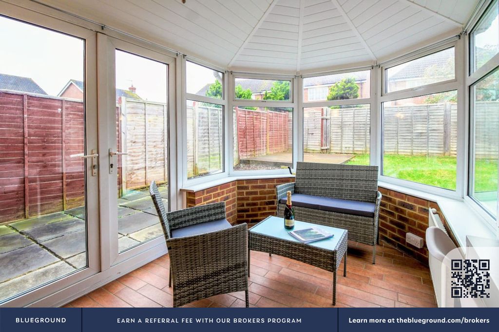 3 bed flat to rentGrange Park NN4 photo 4