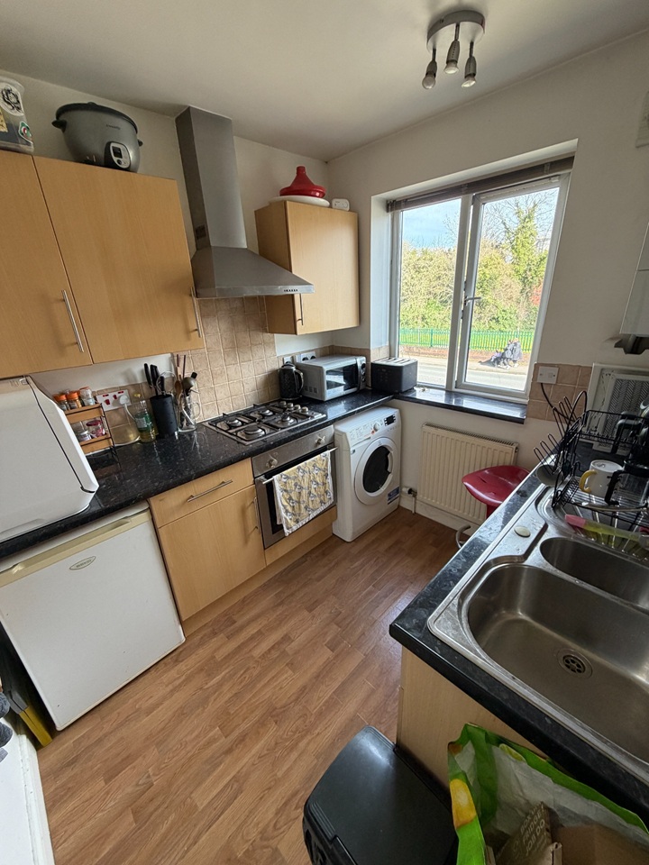 2 Bed Flat, First, BS3, N1 7GU photo 5