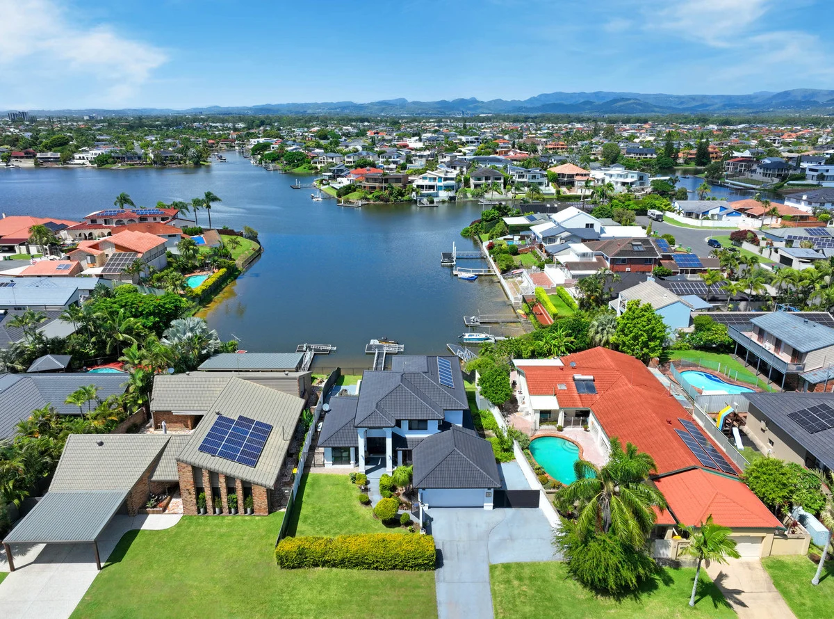 5 Aberdeen Avenue, Benowa QLD 4217