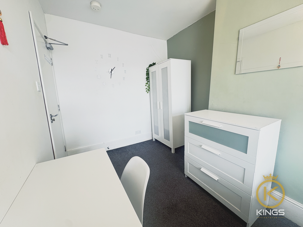 Additional image 18 of 6 bed flat to rentAlbert Road, Southsea PO5