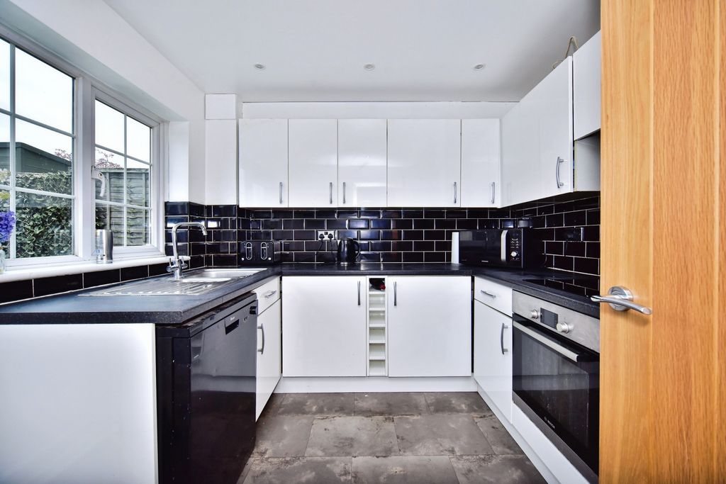 Additional image 2 of 3 bed semi-detached house for saleCherry Orchard, Ditton, Aylesford ME20