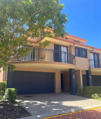 2/4 University Drive, Robina QLD 4226