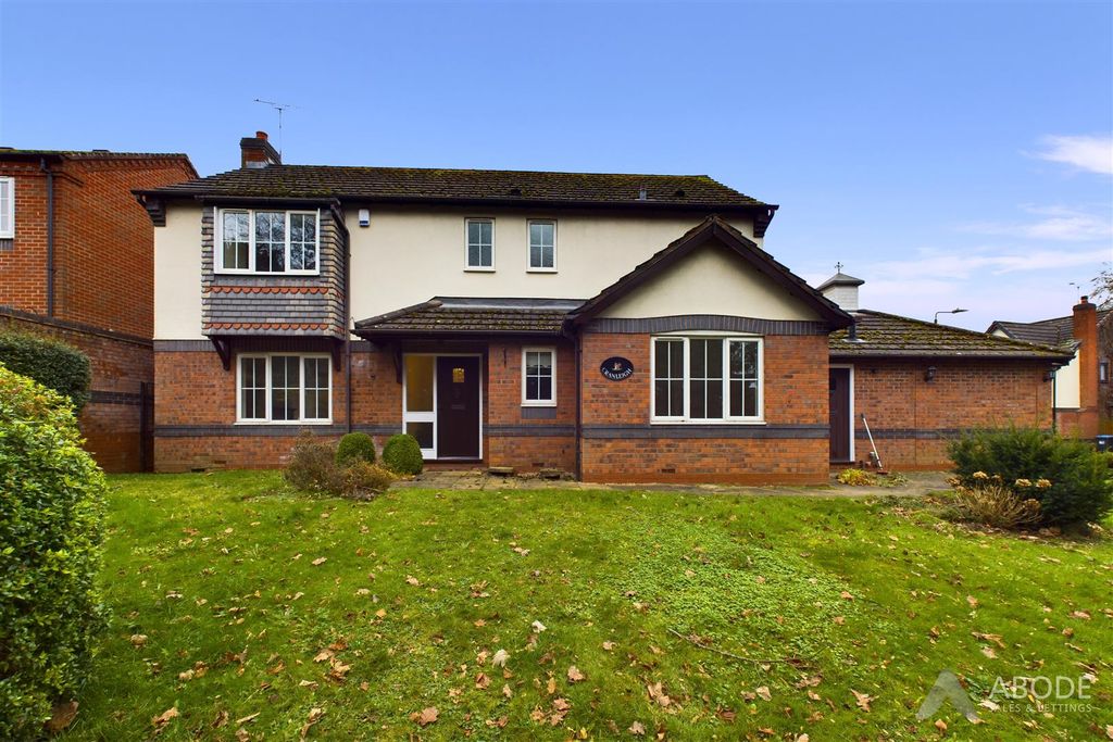 4 bed detached house to rentMaple Close, Doveridge, Derbyshire DE6