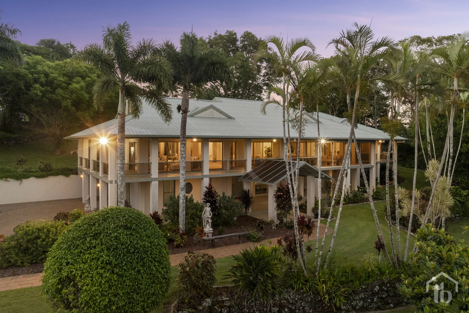 3 The Parapet, Banora Point NSW 2486