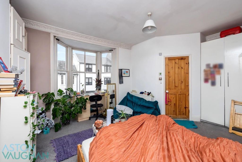 Additional image 3 of 6 bed terraced house to rentClifton Hill, Brighton BN1