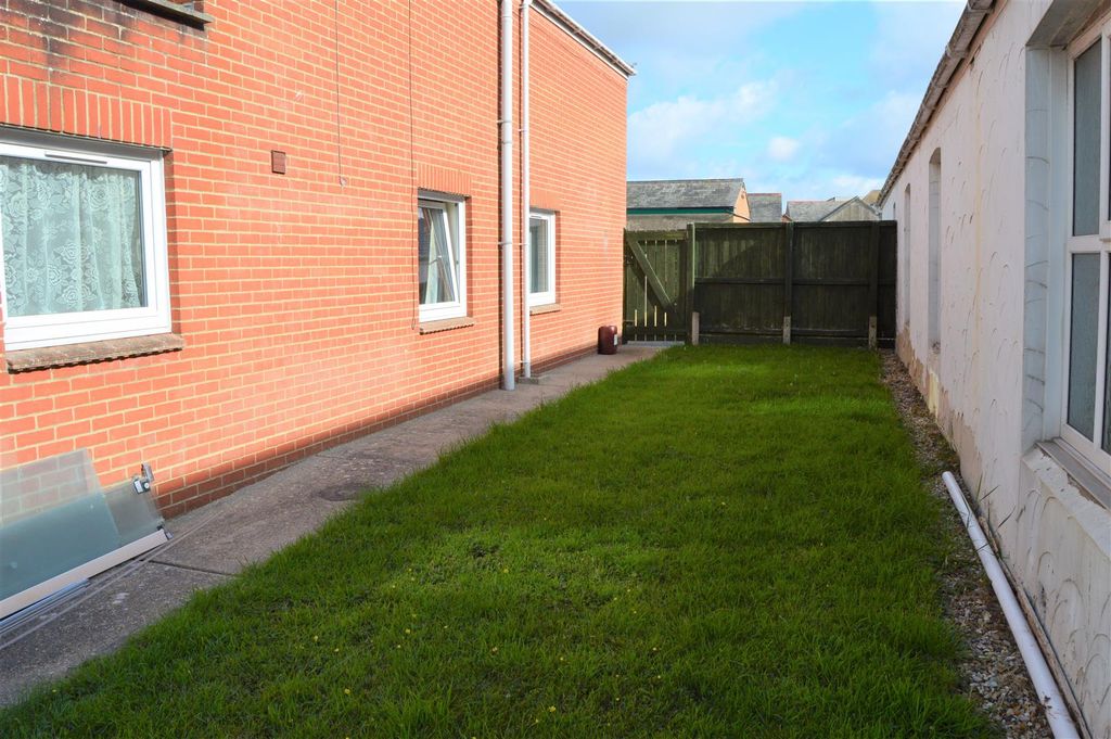 Additional image 3 of Room to rentChapel Street, Newport PO30