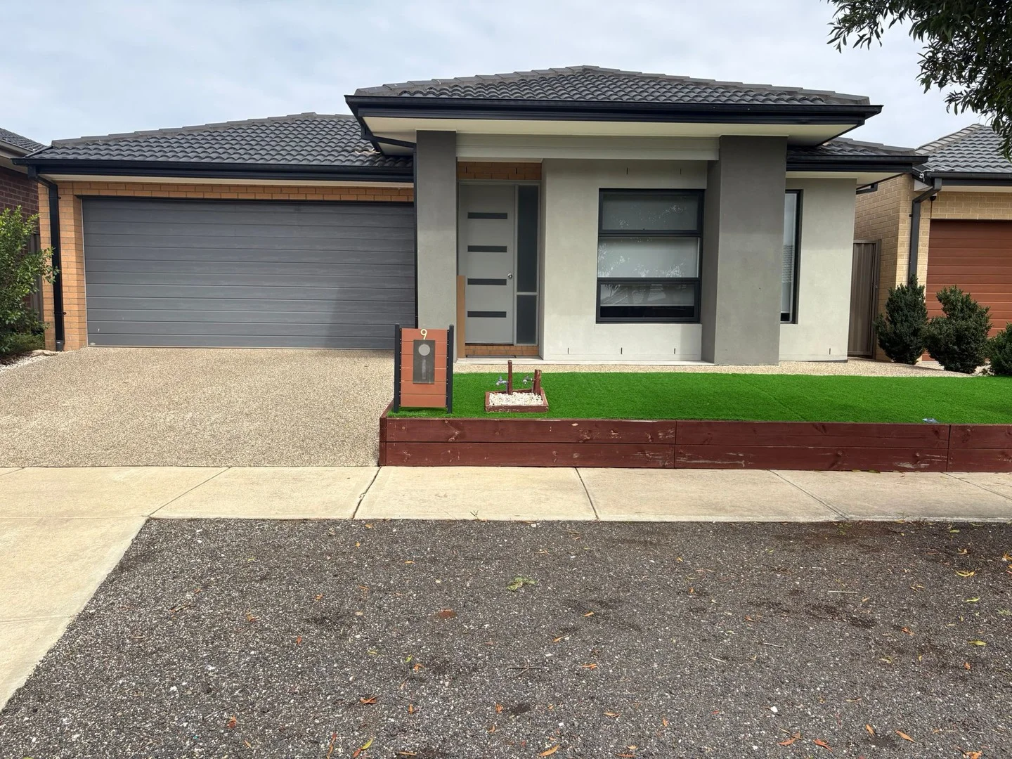 9 Gem Crescent, Cobblebank VIC 3338