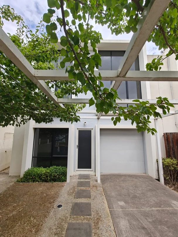 33 Manchester Crescent, Bundoora VIC 3083