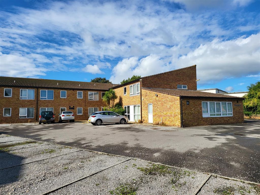 2 bed flat to rentGlencoyne Court, Southmead, Bristol BS10