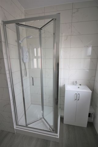 1 bed flat to rentSecond Floor, 1 Bedroom Apartment LL29 photo 5