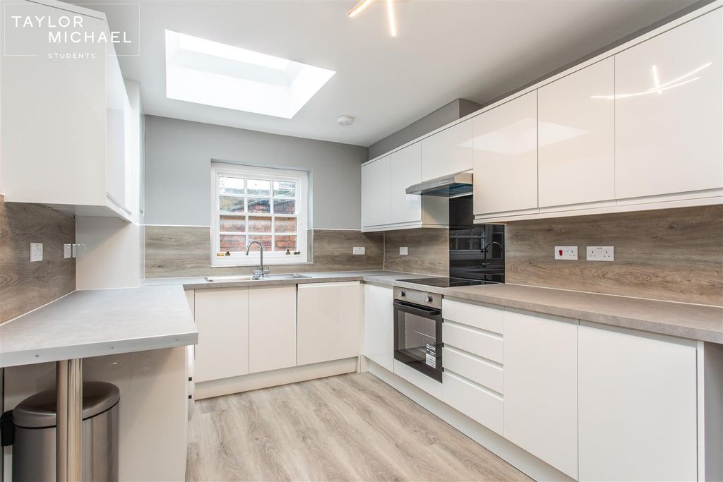 Additional image 3 of 6 bed maisonette to rentPreston Street, Brighton BN1