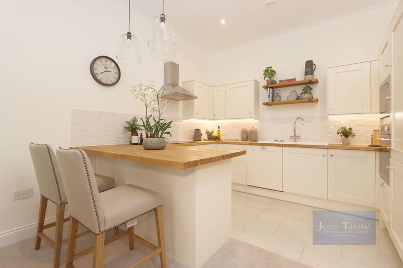 Additional image 6 of 2 bed flat to rentThe Canopy, Lambourne Road, Chigwell IG7