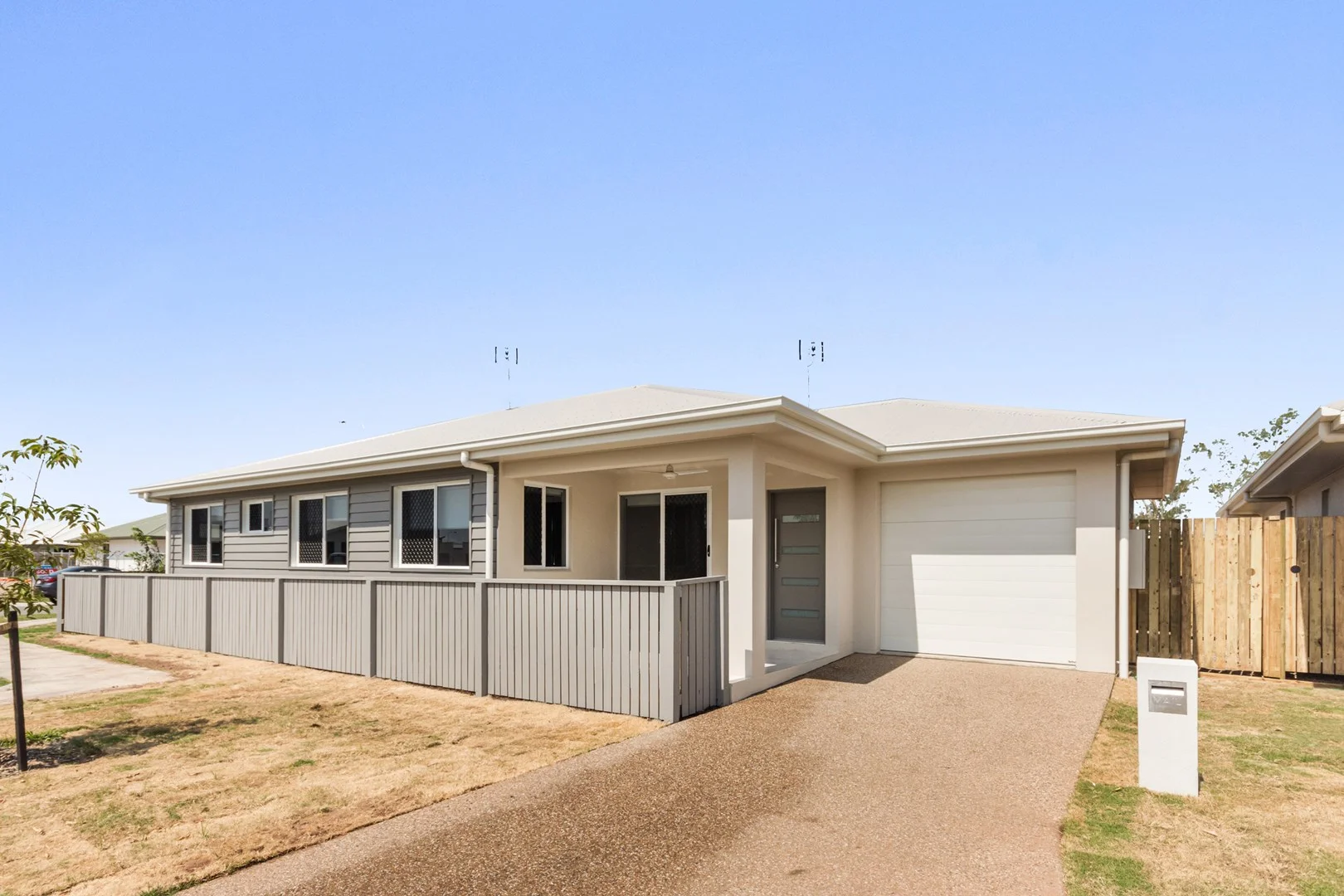 12B Target Street, Oonoonba QLD 4811