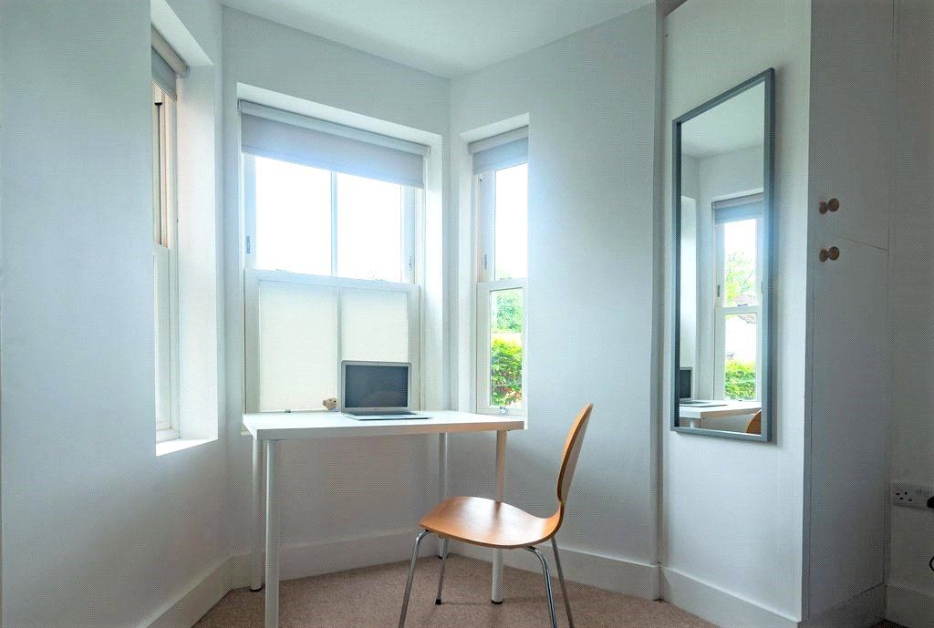 Additional image 7 of 2 bed flat to rentDeanfield Avenue, Henley-On-Thames, Oxfordshire RG9