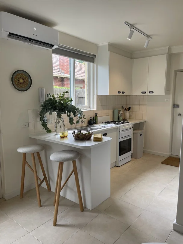 2/33 Clarke St, Elwood VIC 3184