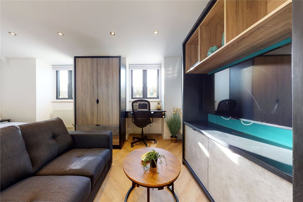 Studio to rentApt 27, 7 South Parade #814142 LS1