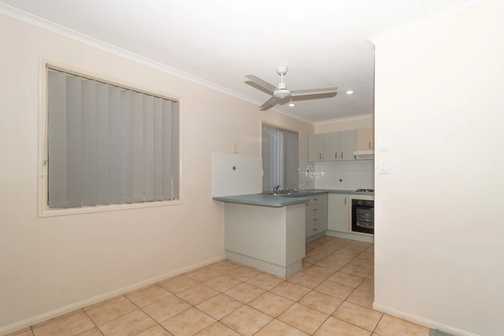 775 Boat Harbour Drive, Urangan QLD 4655 photo 4