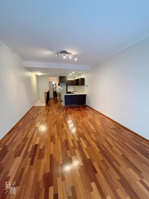WeChat: KRL119 L2+3A/ 52-54 McEvoy st, Waterloo NSW 2017