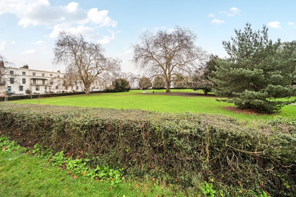 Additional image 15 of 1 bed flat to rentClarence Square, Cheltenham GL50