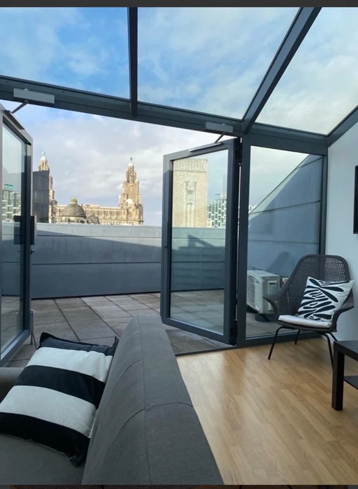 2 Bed Flat, Mann Island, L3, N1 7GU photo 5