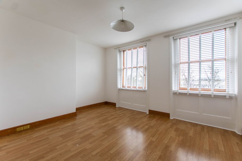 Additional image 4 of 2 bed flat to rentMontpellier Terrace, Cheltenham GL50