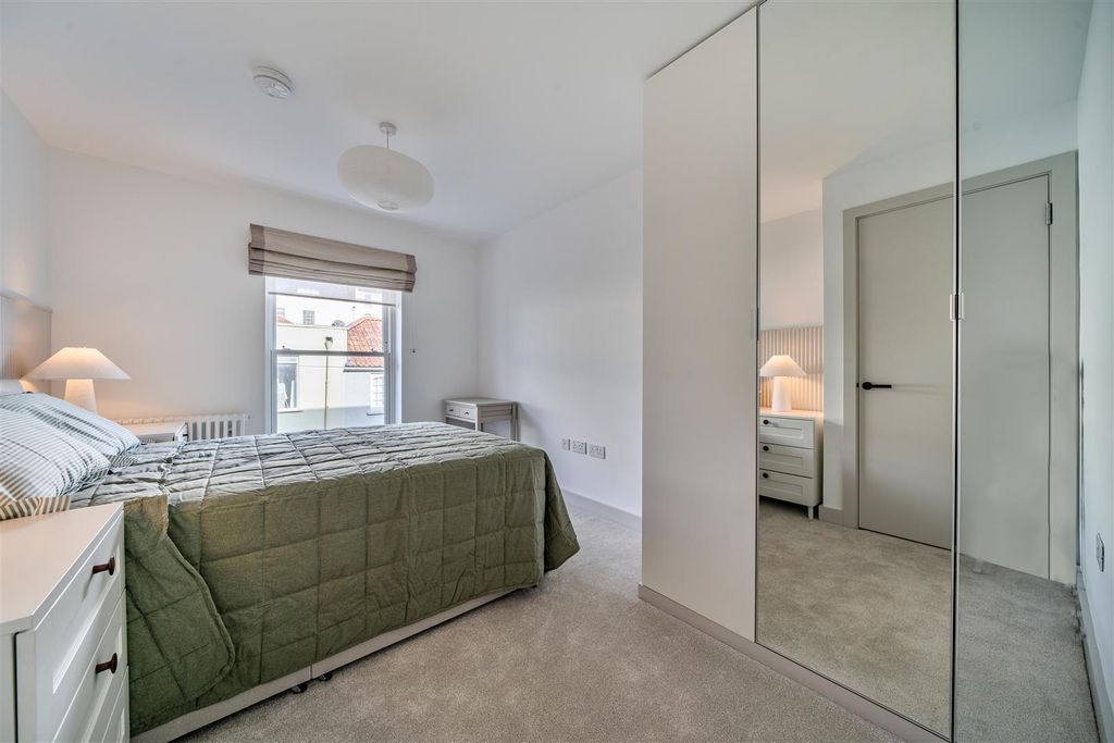 Additional image 6 of 2 bed flat to rentWaterloo Street, Clifton, Bristol BS8