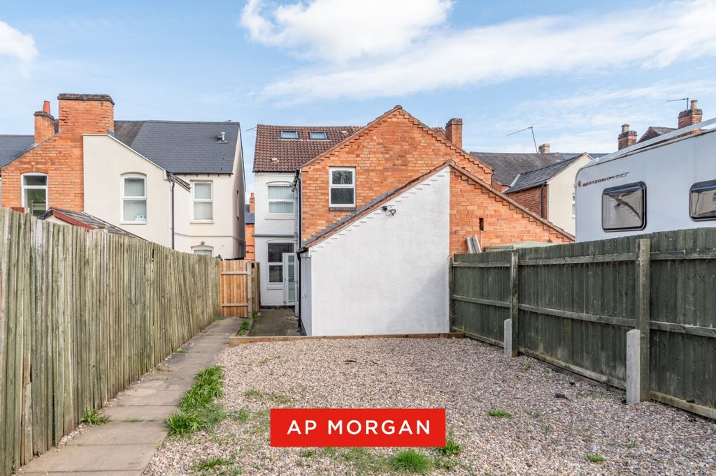 Additional image 15 of 5 bed end terrace house to rentProspect Road North, Lakeside, Redditch B98
