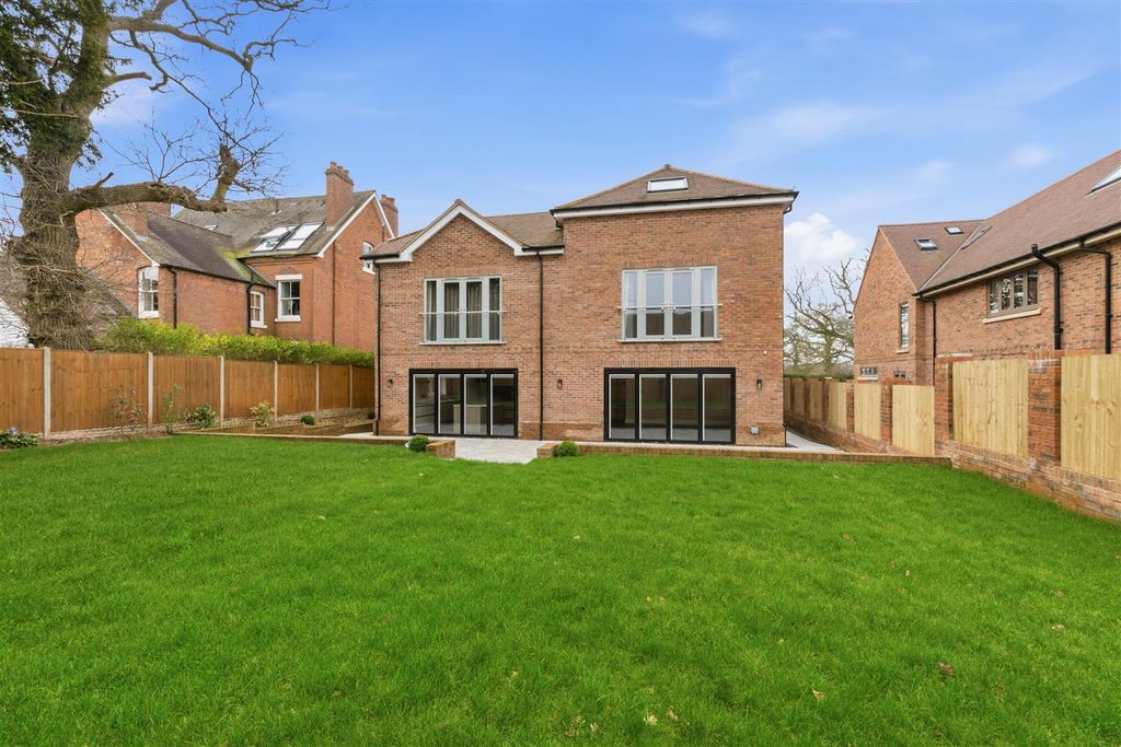 Additional image 46 of 4 bed detached house to rentChessetts Wood Road, Lapworth, Solihull B94