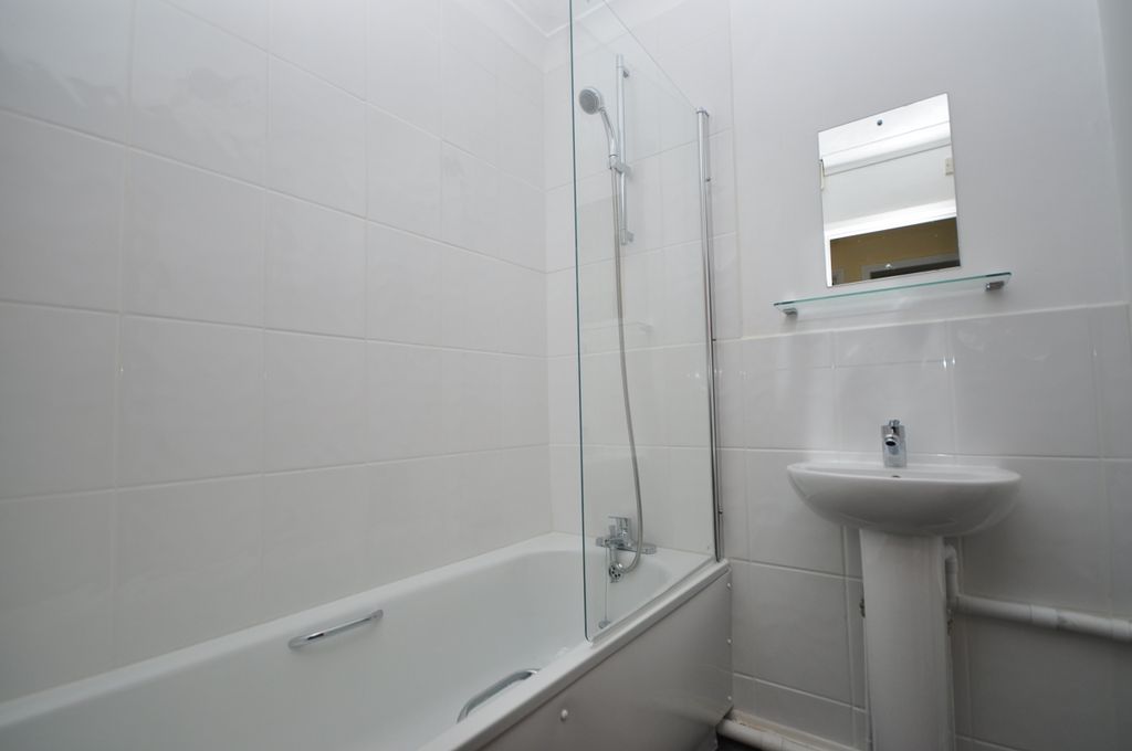 Additional image 8 of 2 bed flat to rentAlexandra Road, Ryde PO33