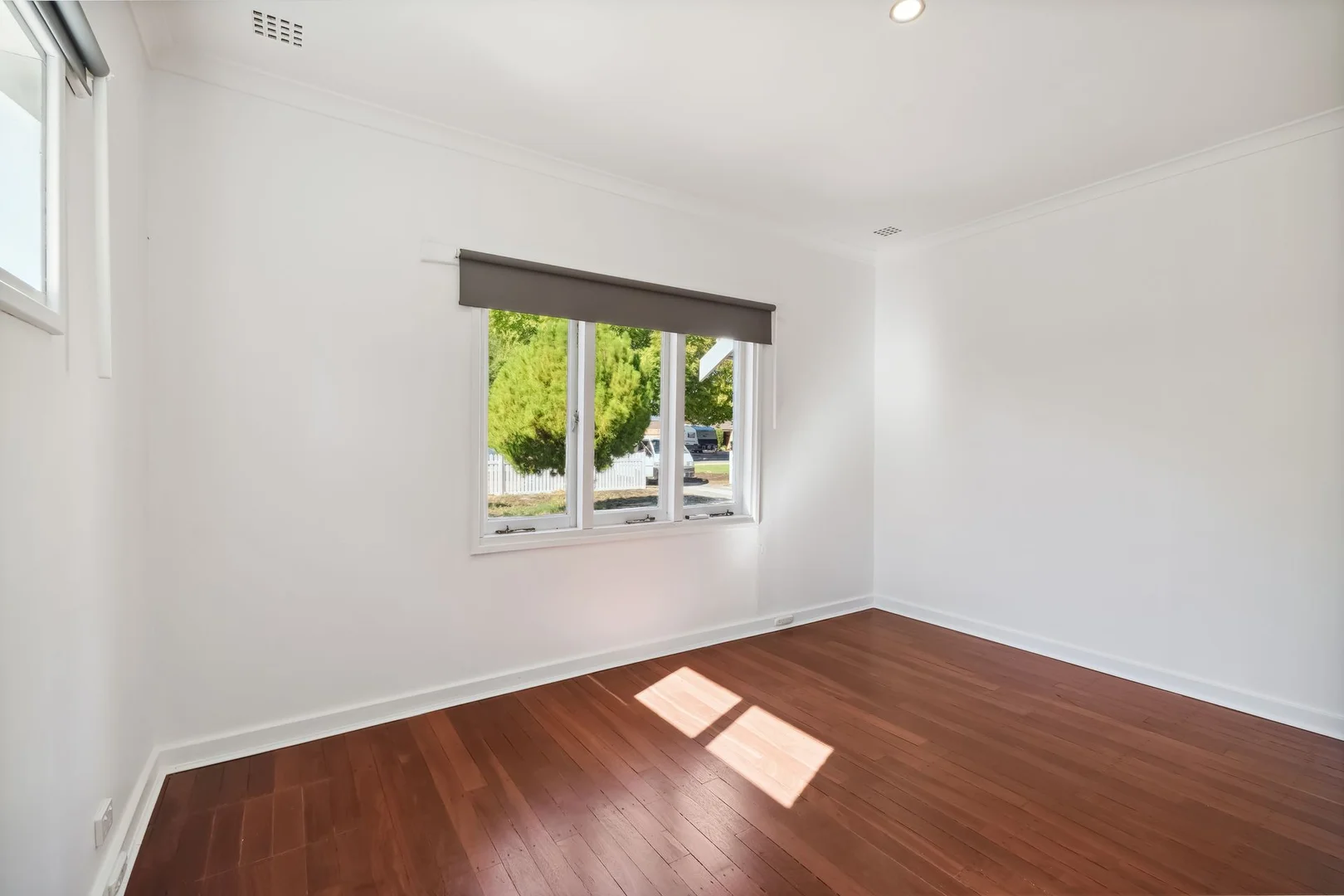Additional image 9 of 298 Epsom Avenue, Cloverdale WA 6105