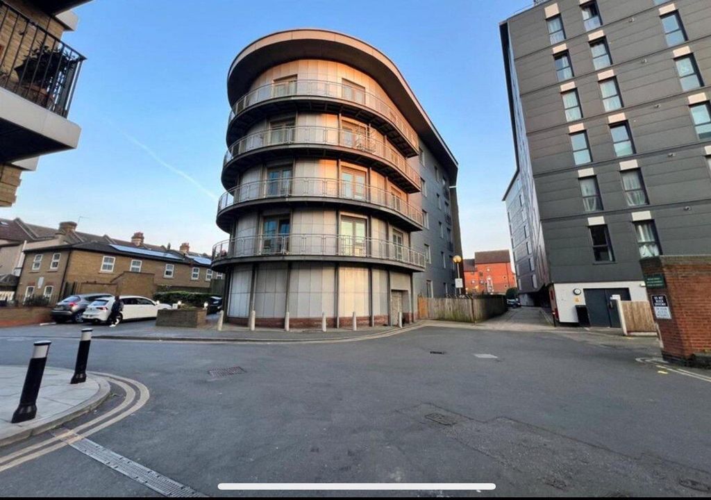 3 bed flat to rentWestside Apartments IG1