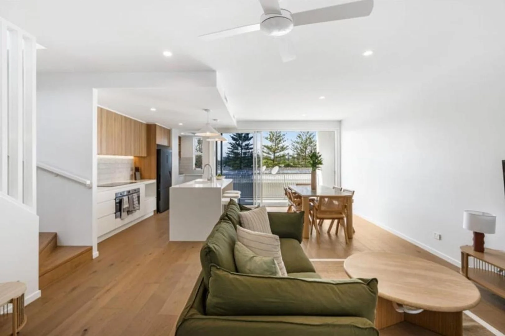 2/6 Beelyu St, Burleigh Heads QLD 4220