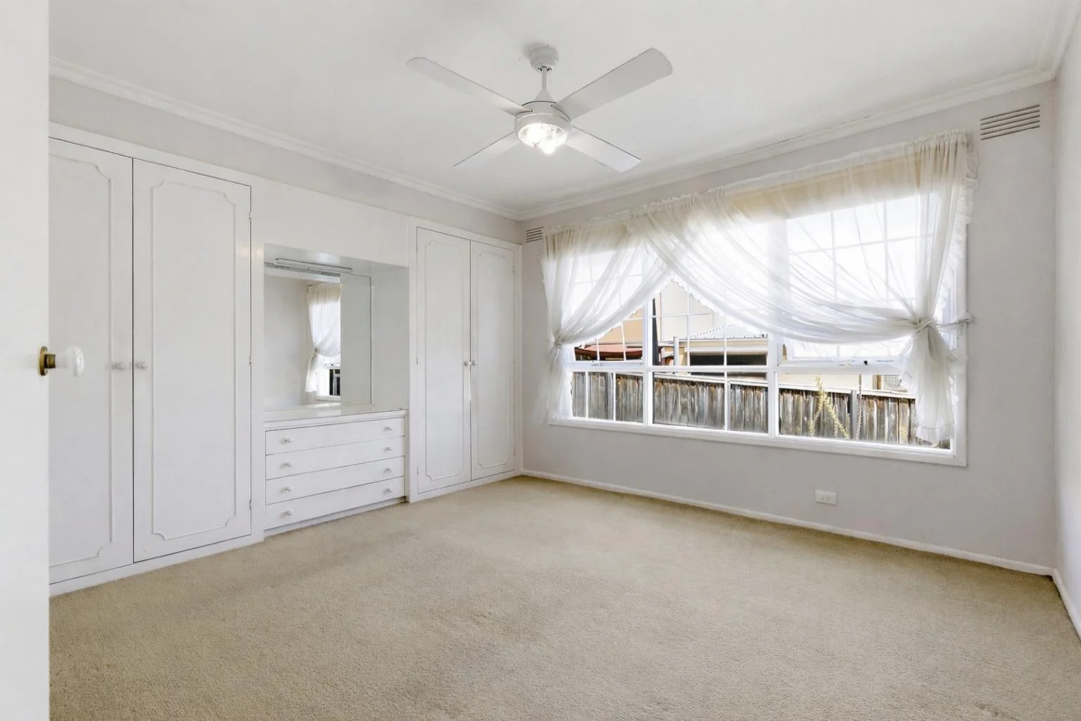 18 Evwick Crescent, Highton VIC 3216 photo 4