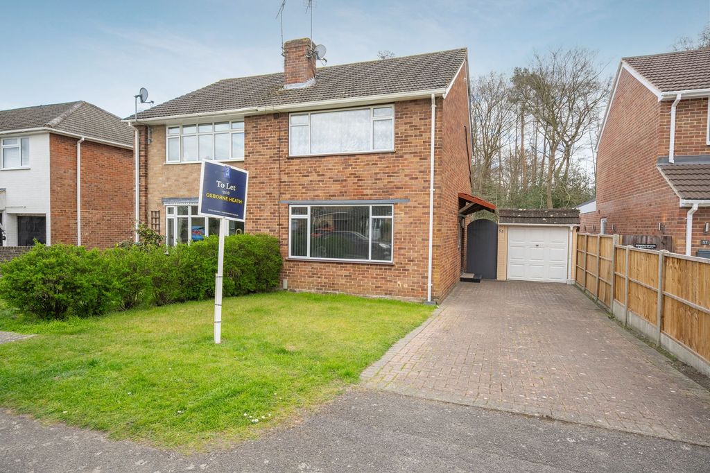3 bed semi-detached house to rentPrince Andrew Way, Ascot SL5