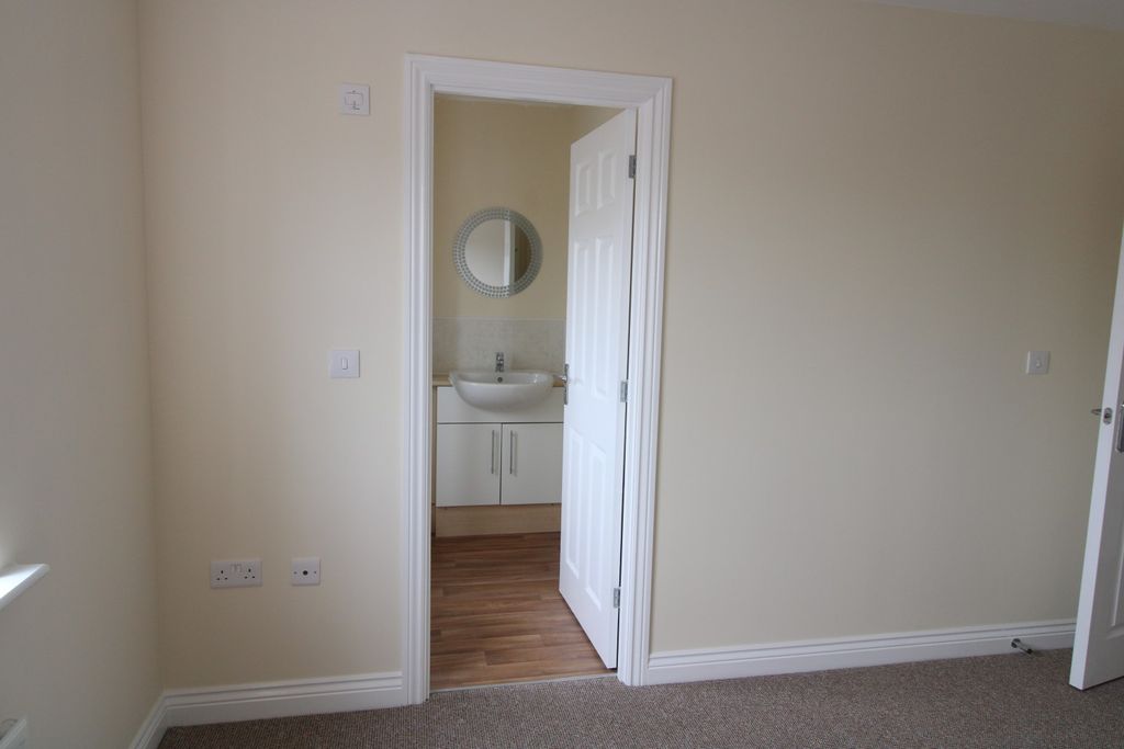 Additional image 7 of 3 bed property to rentChillingham Drove, Bridgwater TA6