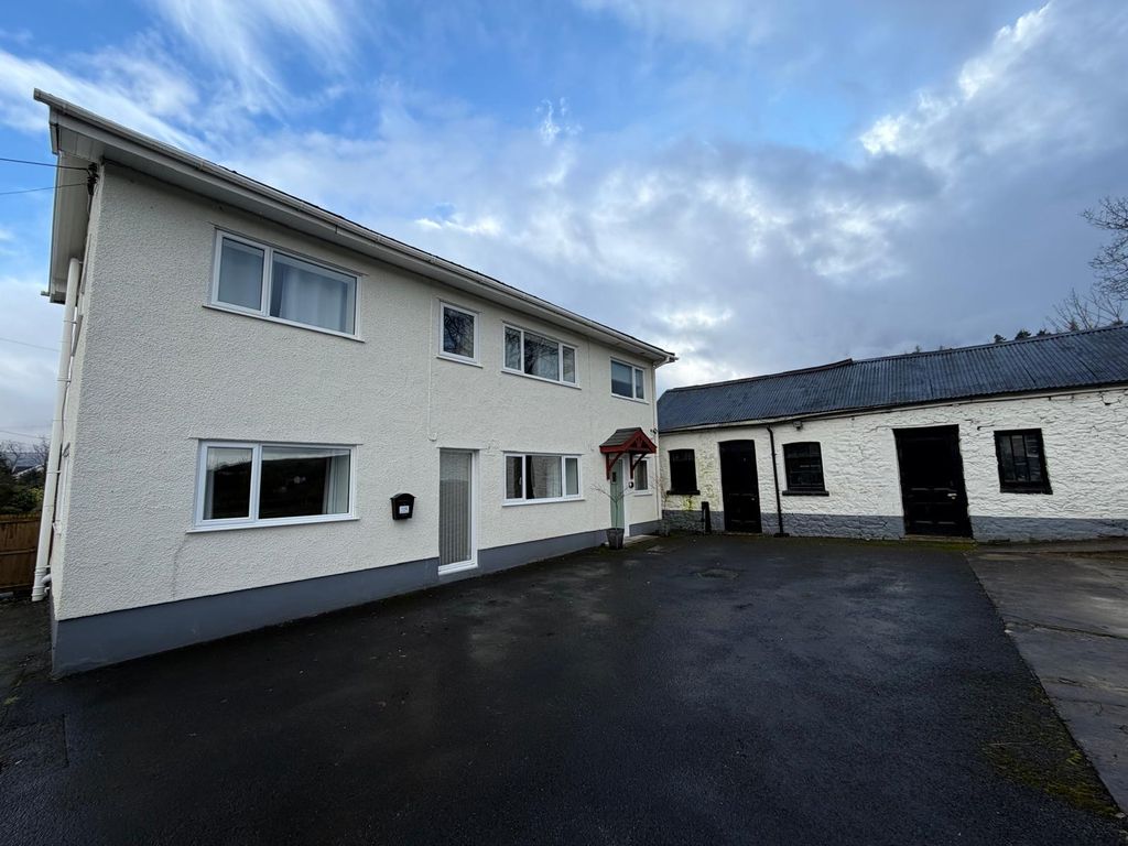 3 bed property to rentCwmphil Road, Swansea SA9