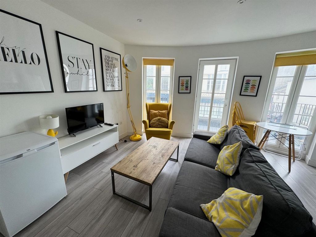 4 bed shared accommodation to rentNorfolk Square, Brighton BN1