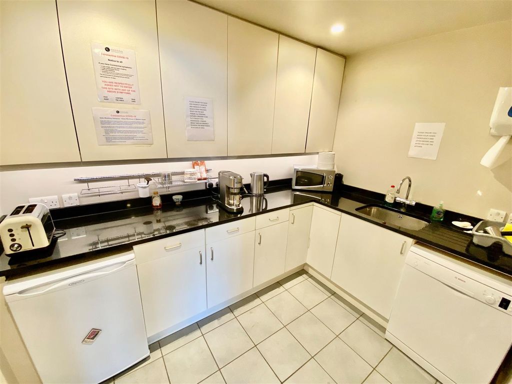 Additional image 10 of Property to rentDevonshire Business Centre, Cranborne Road, Potters Bar EN6