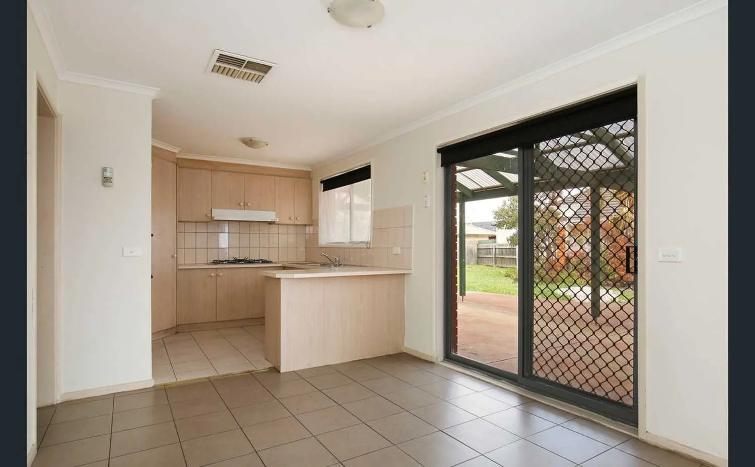 5 Michael Court, Hillside VIC 3037 photo 2