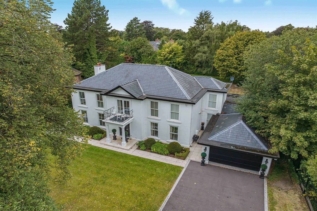 4 bed detached house to rentNorth Road, Hale WA15
