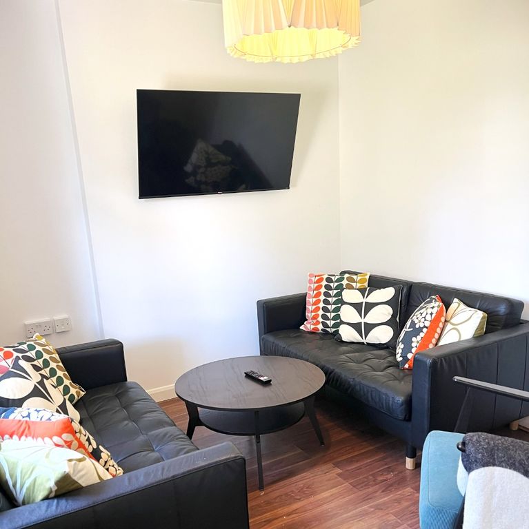 Additional image 3 of 5 bed semi-detached house to rentColbourne Avenue, Brighton BN2